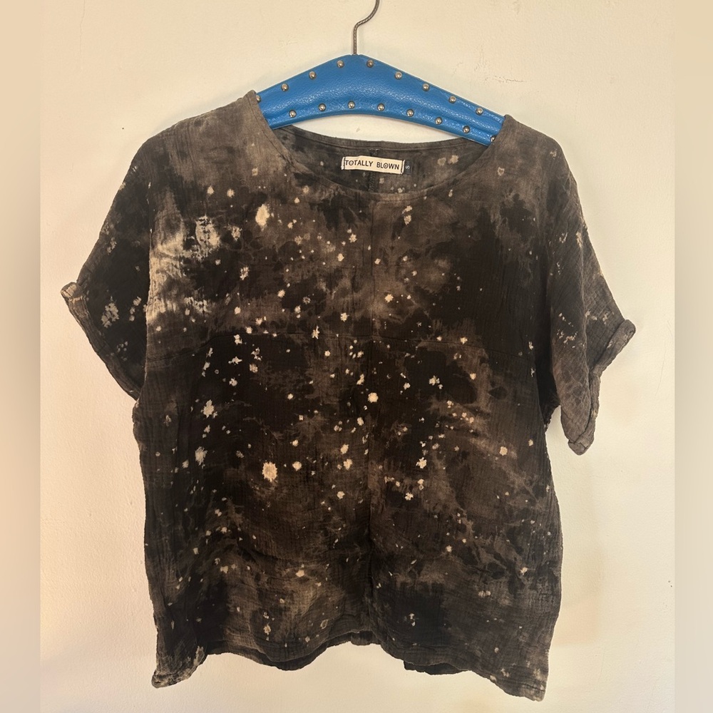Black Tie-Dye Women's Short Sleeve Top